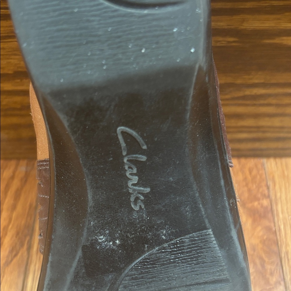Clarks Soft leather, 2 inch clogs : super comfortable, condition used - Picture 3 of 8